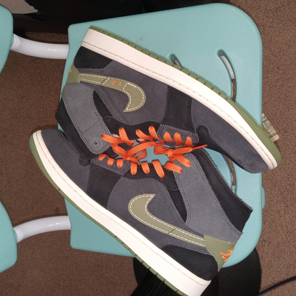 $65 Mens Size 11 Jordan 1 - Picture 1 of 4